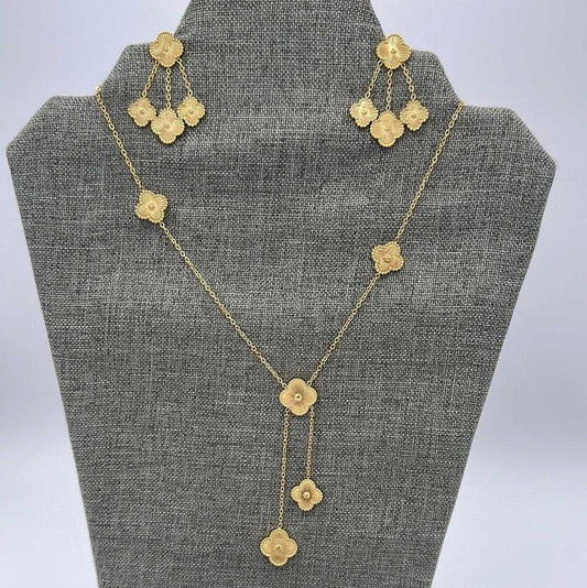 Chic Elegant Clover Set | 18K Gold Plated Siwar Gallery