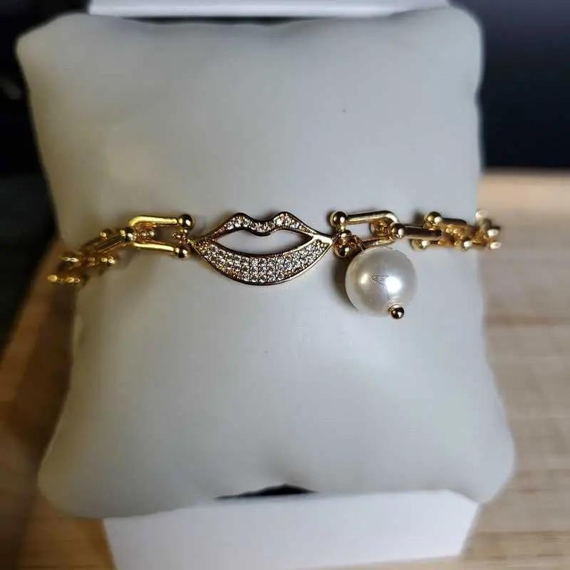 T*iffany Lips & Pearl Bracelet
