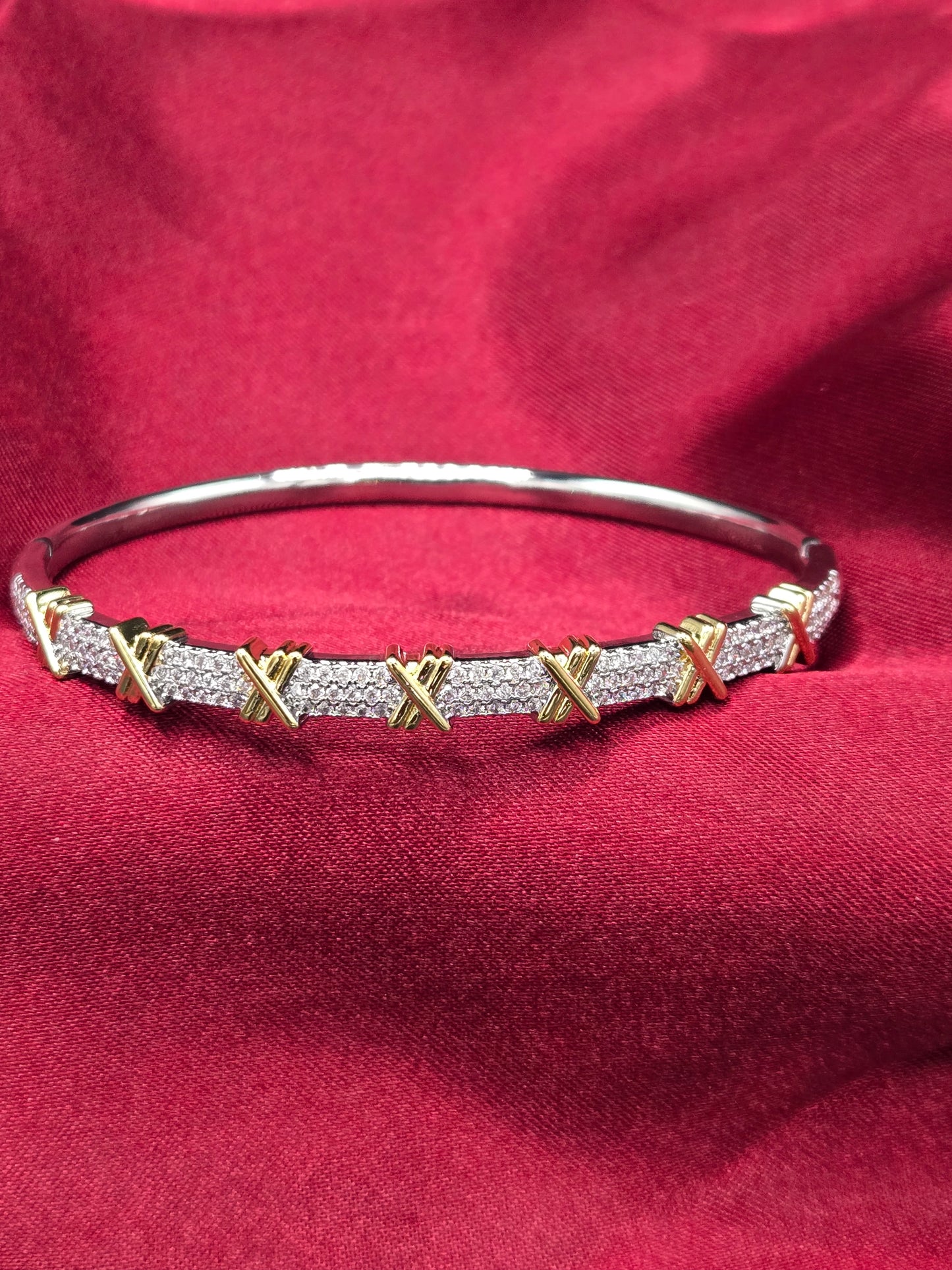Sixteen Stone by T*ffany Bangle