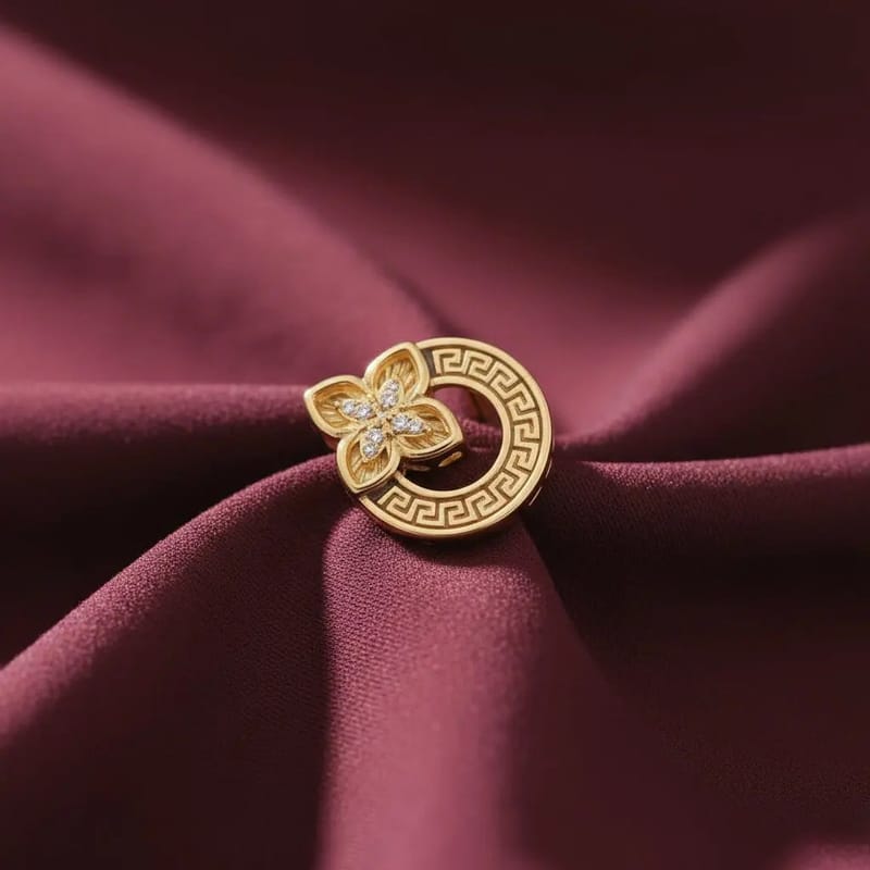 Clover Four Leaves Ring in Gold finish, with cubic zirconia stone on stones