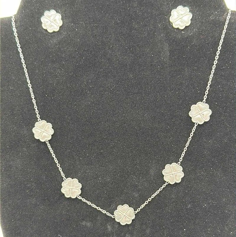 Clover Flower 3-Piece Set | 18K Gold Plated Siwar Gallery