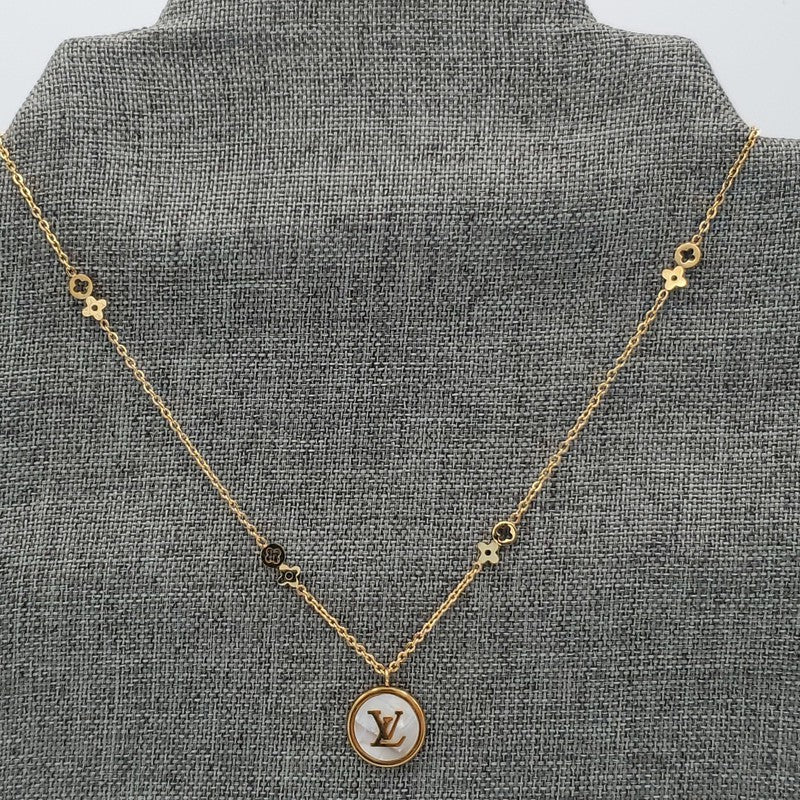 L*V Necklace - Siwar Gallery