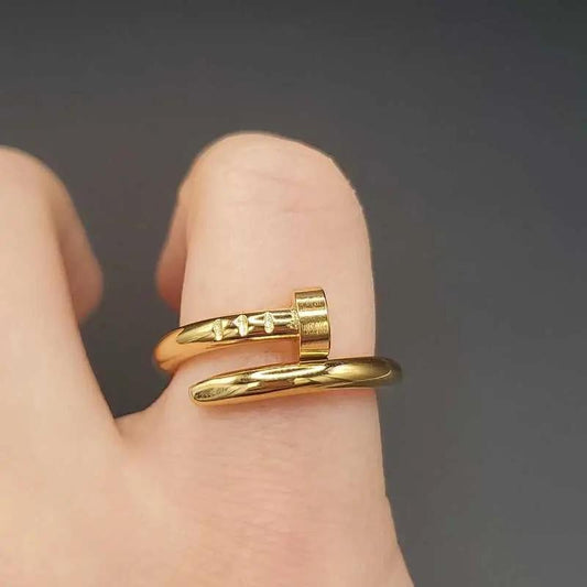 Nail-Ring-on-Model-Finger