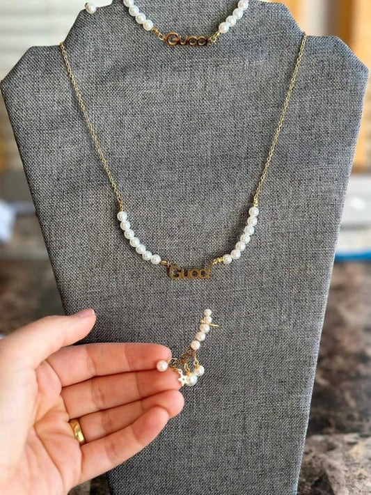 Classic Bold Signature Set | 18K Gold Plated Siwar Gallery