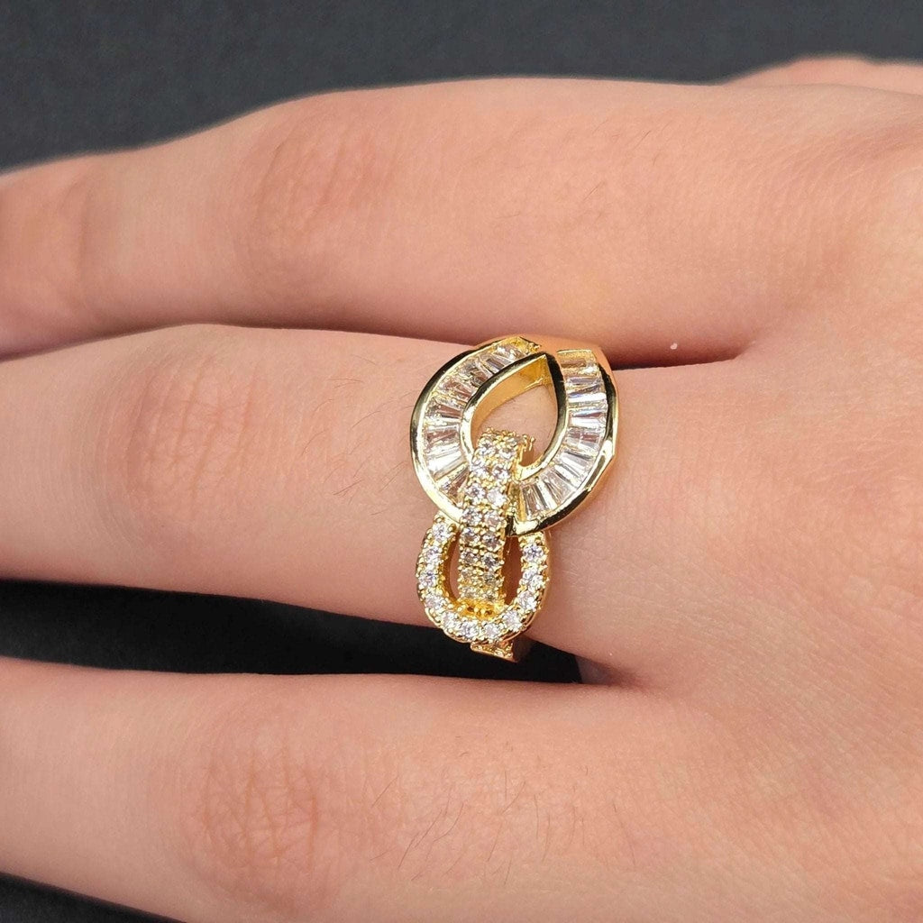 Refined Chic Knot Ring | 18K Gold Plated Siwar Gallery