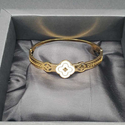 white Van C*leef Bangle